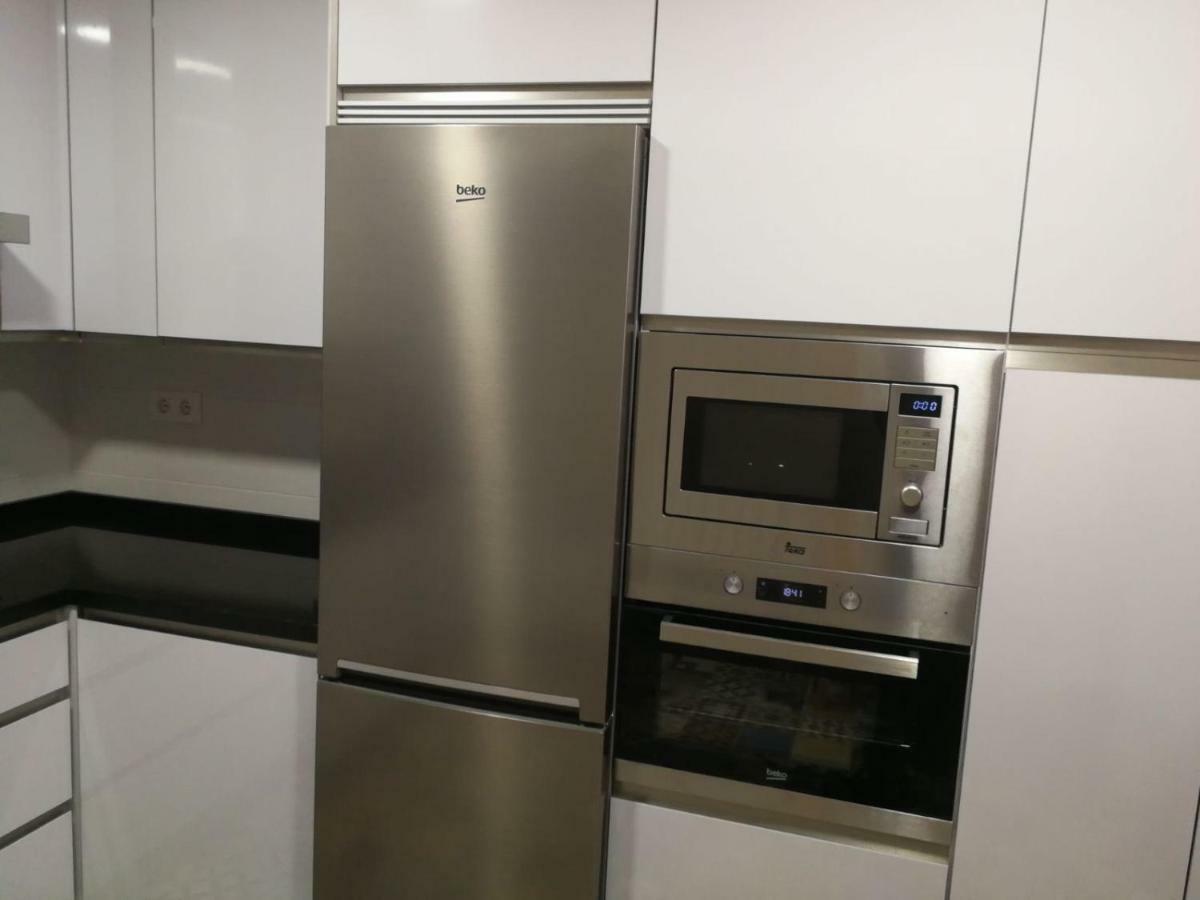 Ideal Piso Moderno Хихон Екстериор снимка